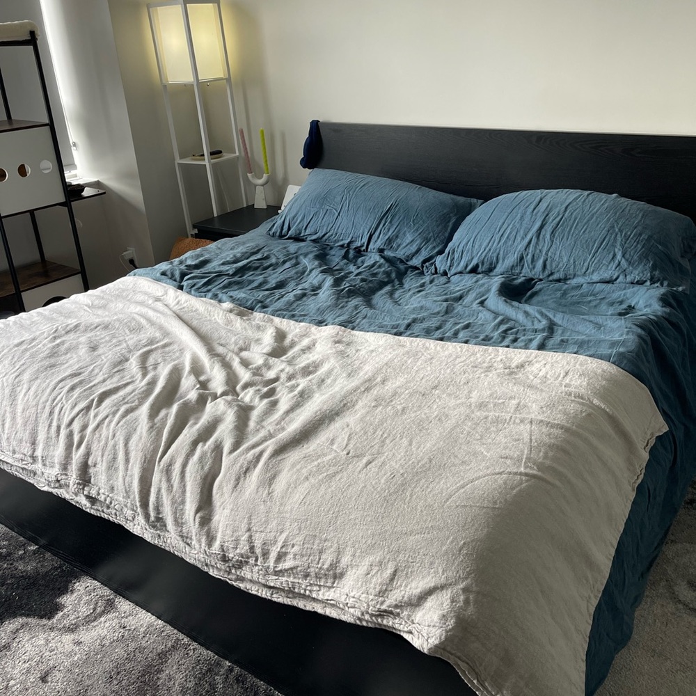 Linen King sheet set from bed threads